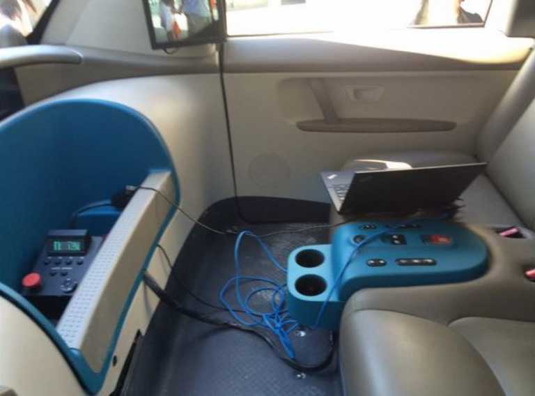 This is What Google’s Self-driving Car Looks Like From the Inside