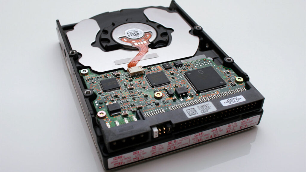 how a hard disk drive hdd works